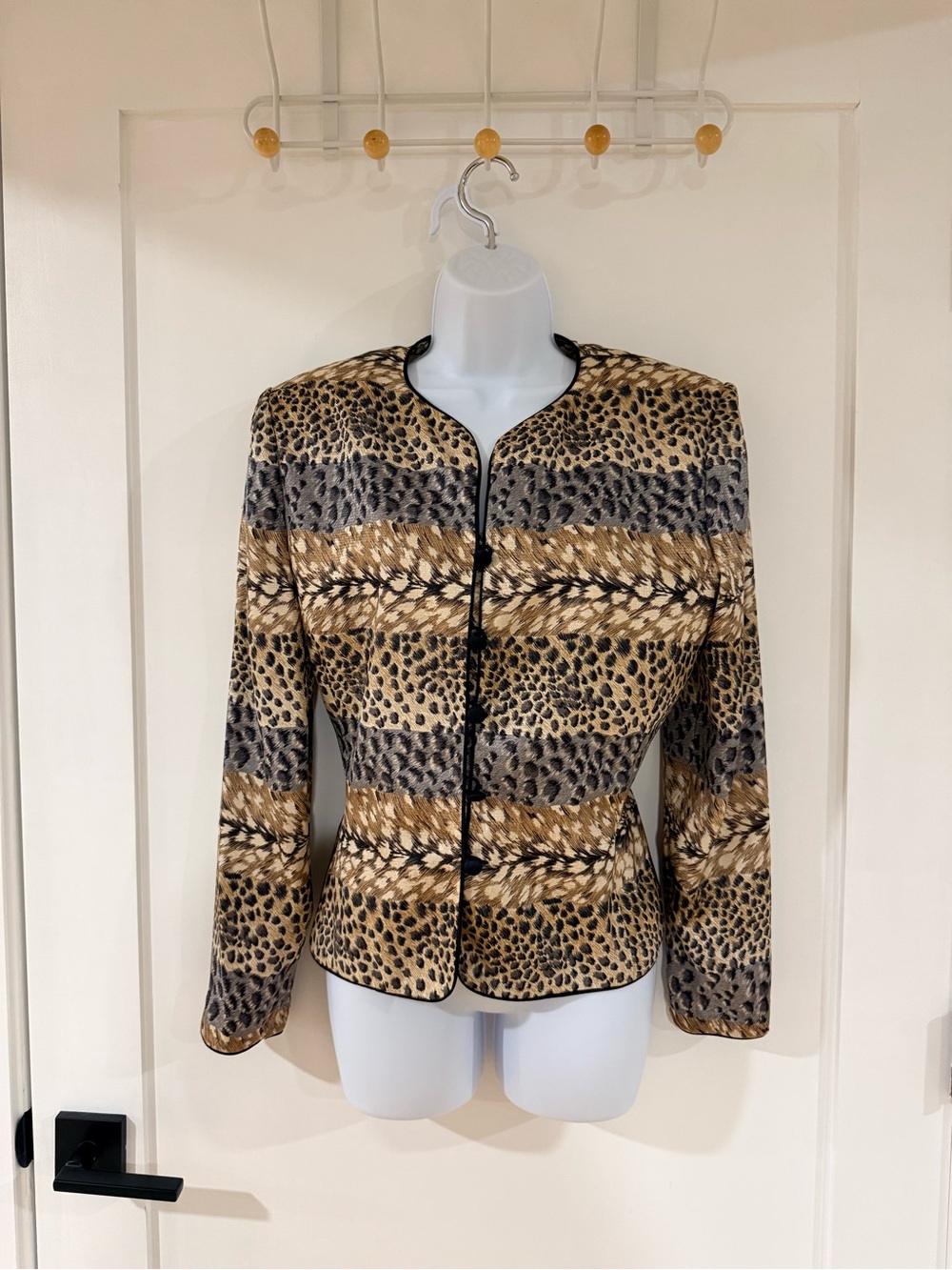 Adrianna Papell Vintage 100% Silk Leopard Print Blazer Tan & Black